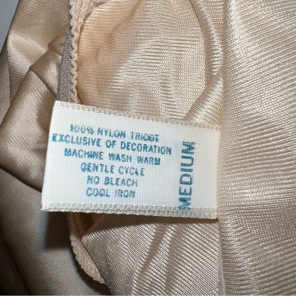 Vintage Cream Half Slip with Lace Hem and Bow Size Medium - Picture 8 of 9